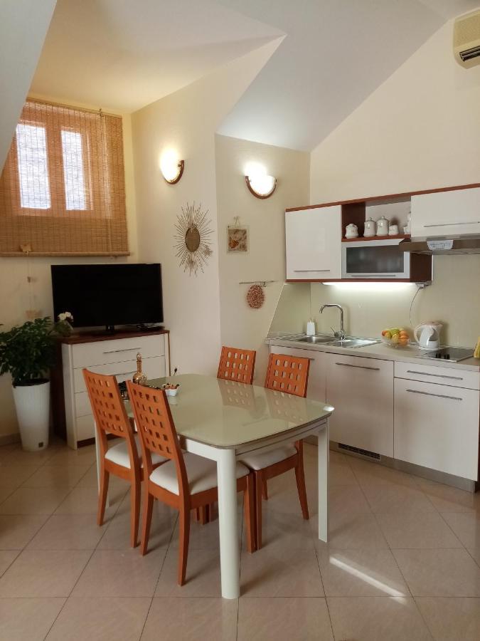 Apartments & Rooms Trogir Stars Free Parking Esterno foto