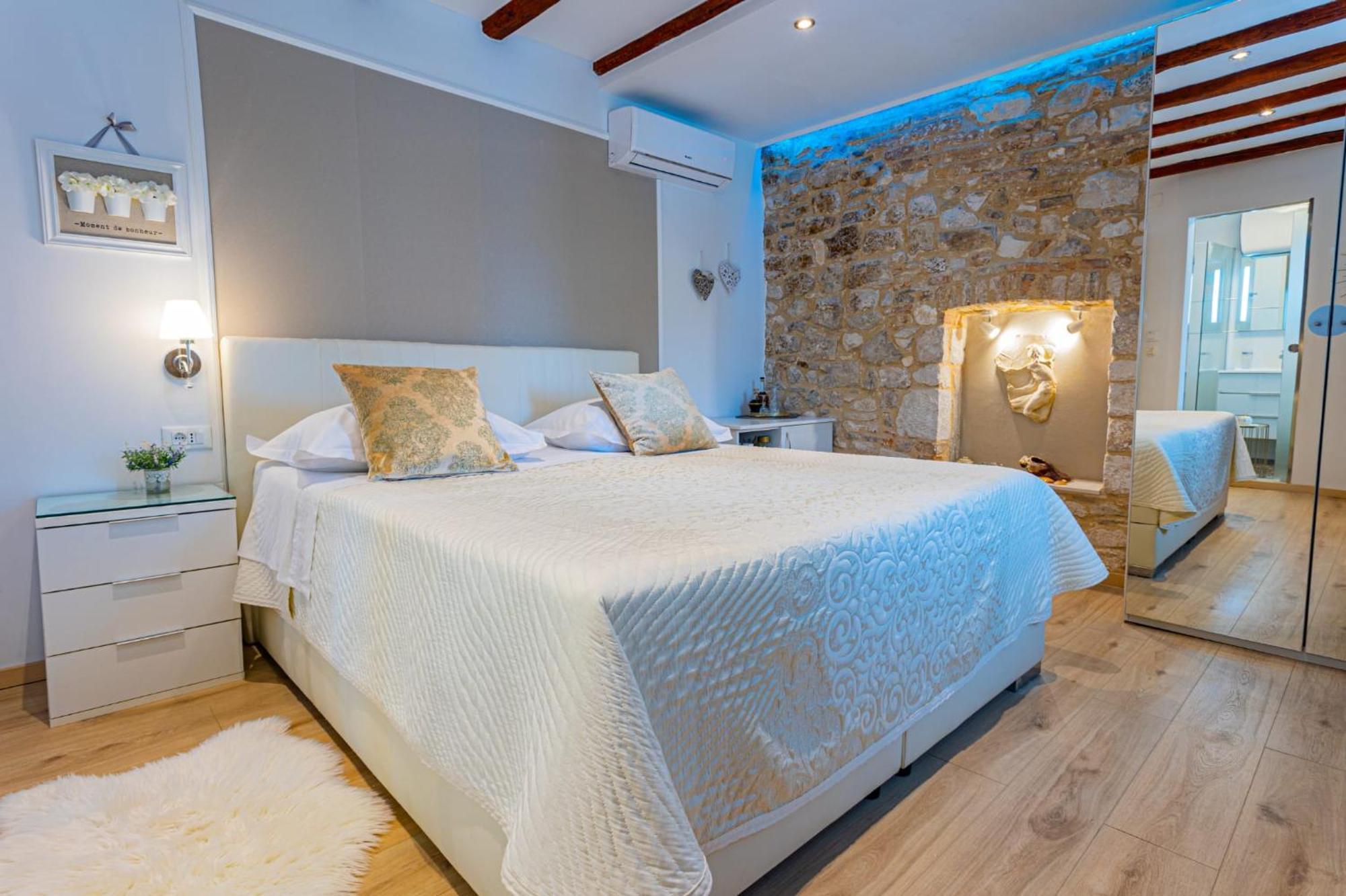 Apartments & Rooms Trogir Stars Free Parking Esterno foto