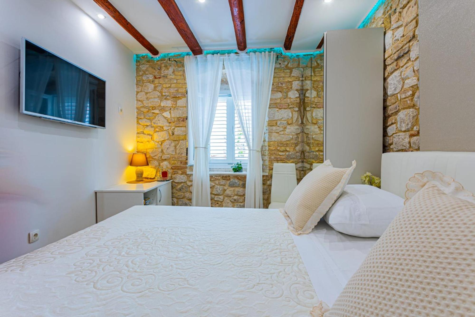 Apartments & Rooms Trogir Stars Free Parking Esterno foto