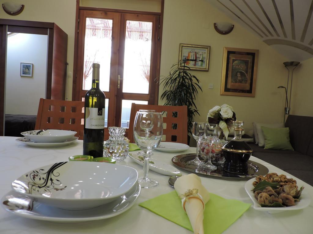 Apartments & Rooms Trogir Stars Free Parking Esterno foto